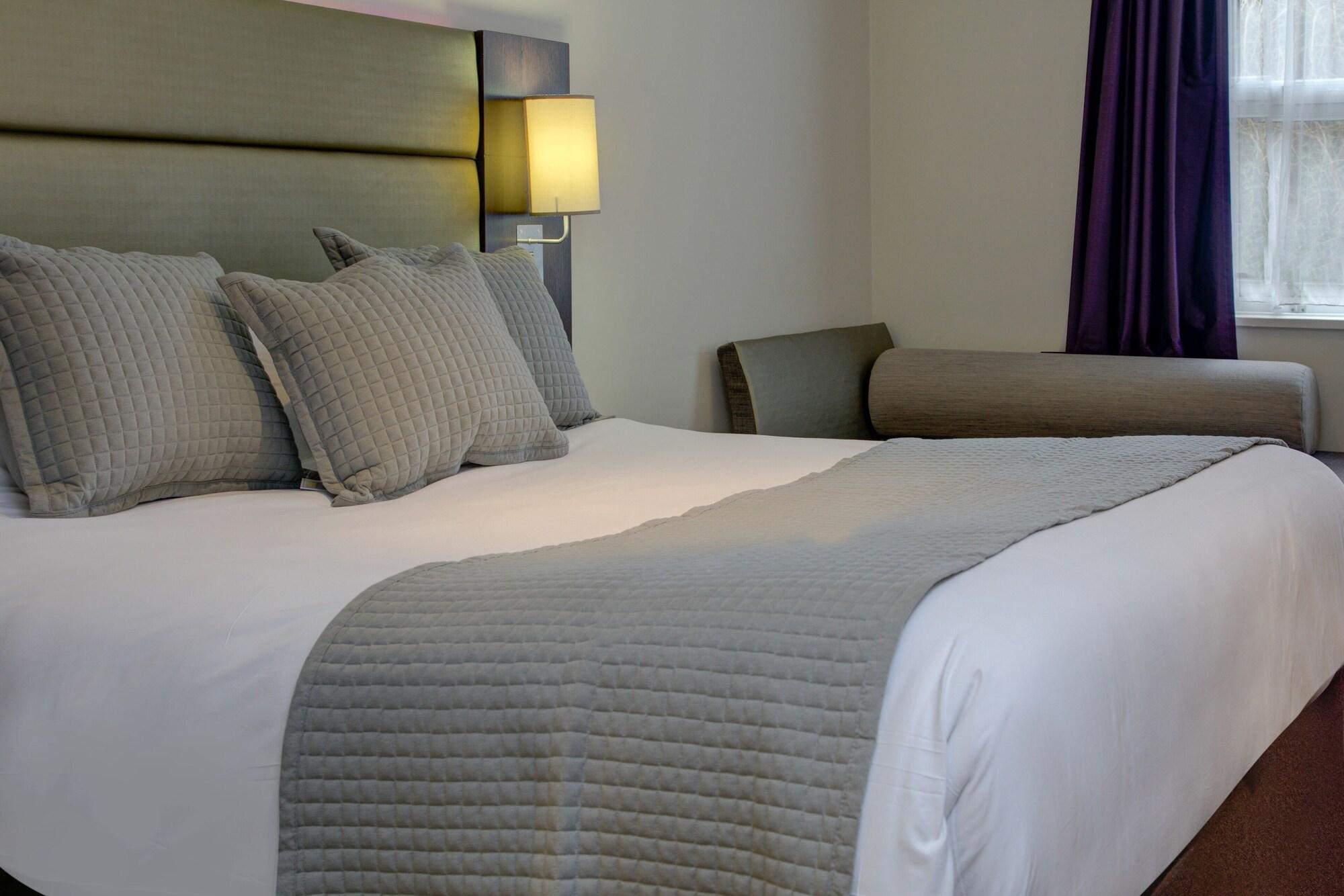 Premier Inn Huddersfield West 外观 照片