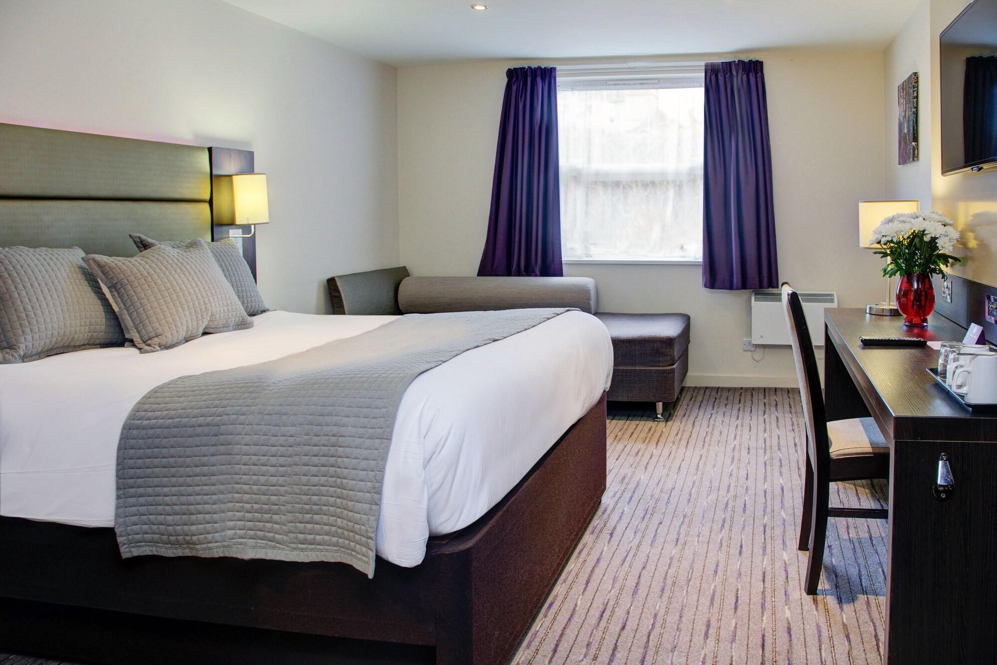 Premier Inn Huddersfield West 外观 照片