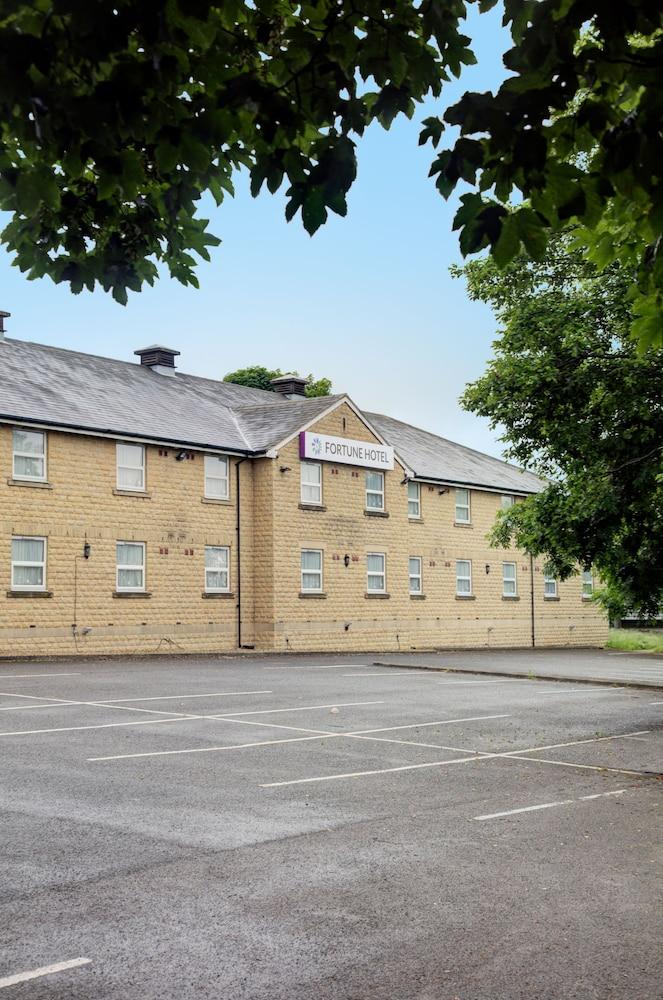 Premier Inn Huddersfield West 外观 照片