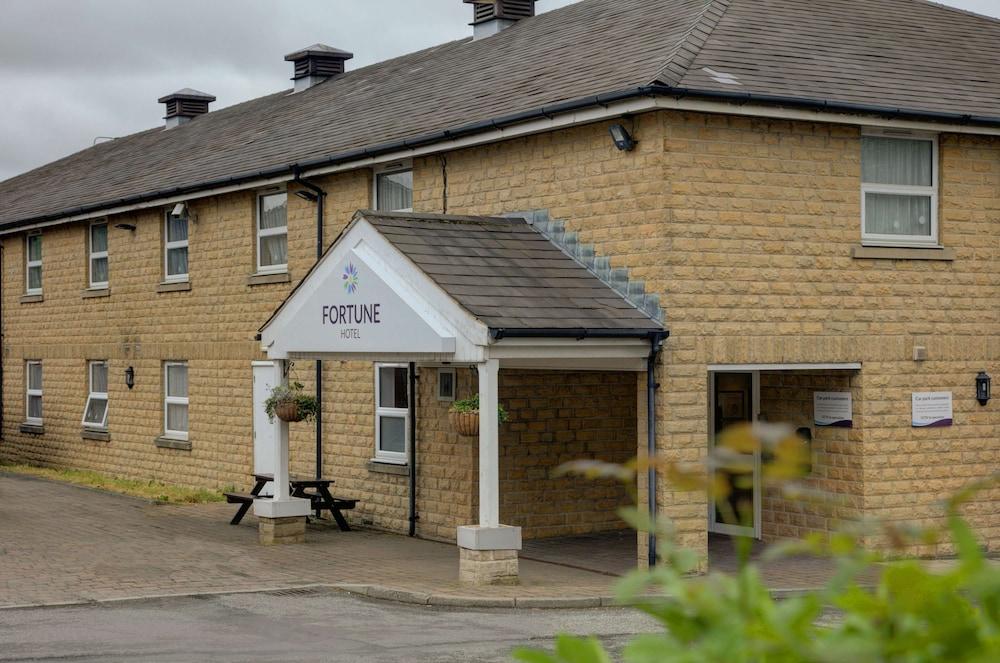 Premier Inn Huddersfield West 外观 照片