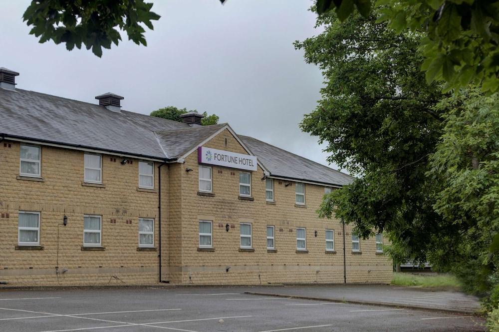 Premier Inn Huddersfield West 外观 照片